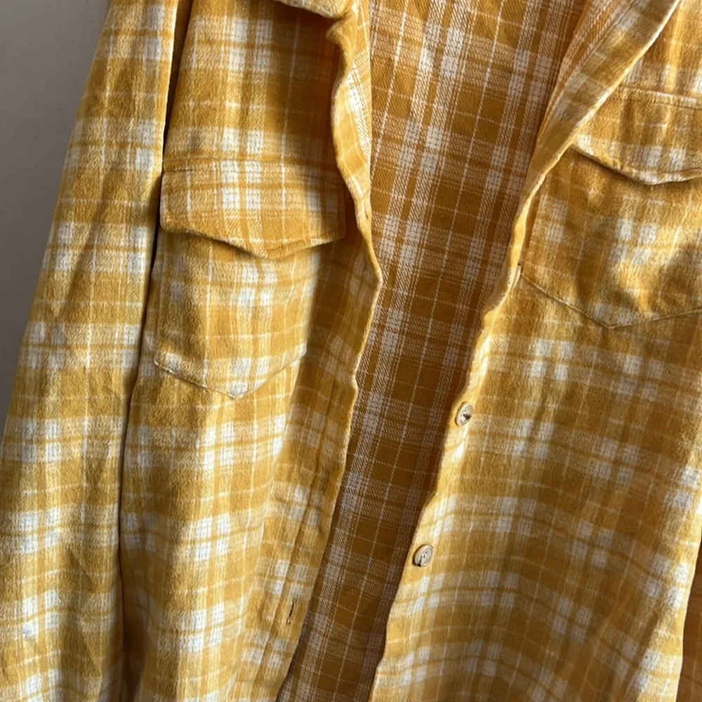 Yellow flannel - Picture 3 of 4